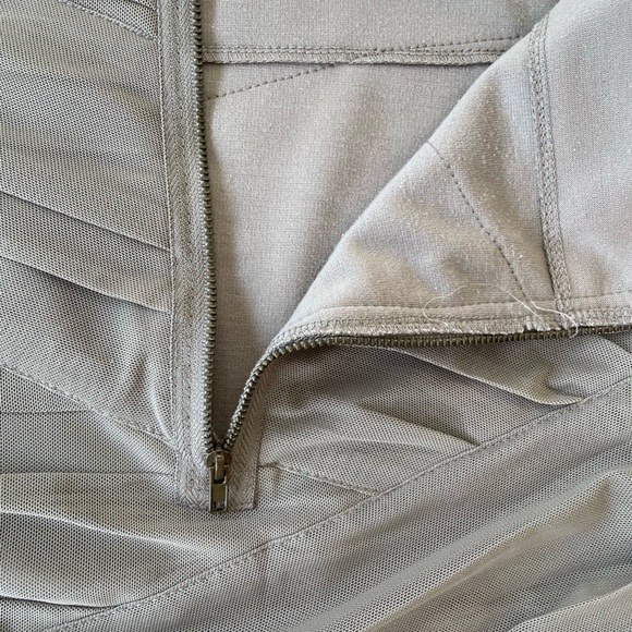 Urban Behaviour khaki green ruched skirt. - Picture 3 of 3